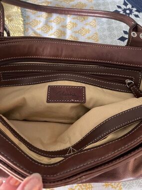 Clarks Chestnut Brown Leather Messenger Bag with Tan Interior